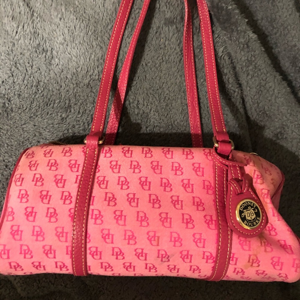 Dooney & Bourke Clothe pink purse